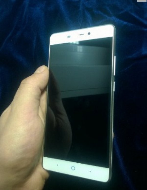 ZTE Blade X9 600x774